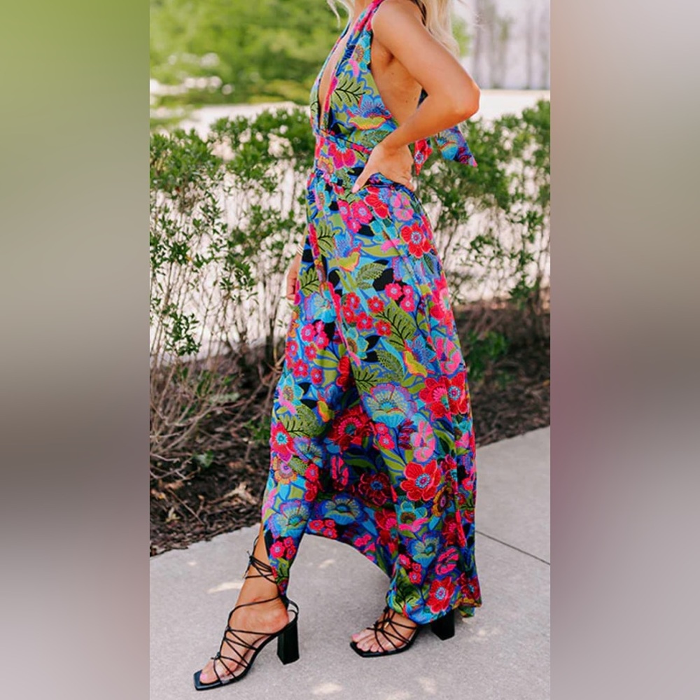 NWOT Sugarlips Vibrant Floral Halter Style Maxi Dress - Picture 5 of 13